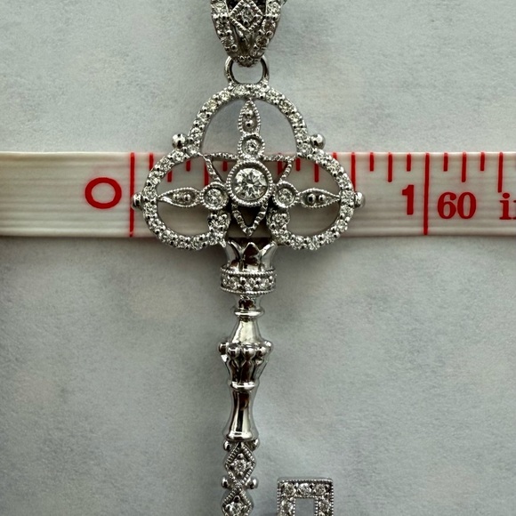 Elegant 14k White Gold Diamond Key Pendant Necklace - Picture 9 of 9